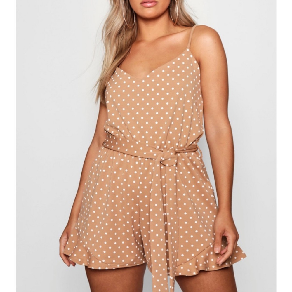 Plus size spot print ruffle hem playsuit/romper